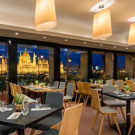 Hotel Novotel Danube 4*