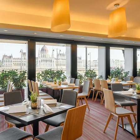 Hotel Novotel Danube