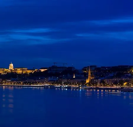 Hotel Novotel Danube 4*