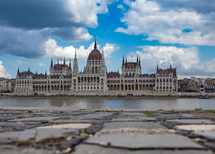 מלון Novotel Danube 4*