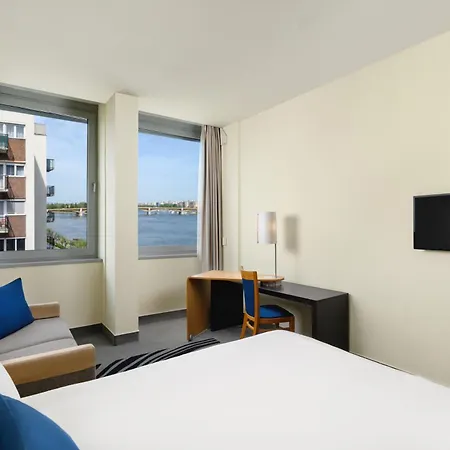 Novotel Danube 4*