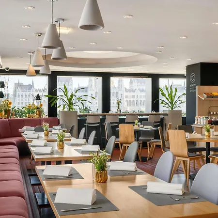 Hotel Novotel Danube 4*